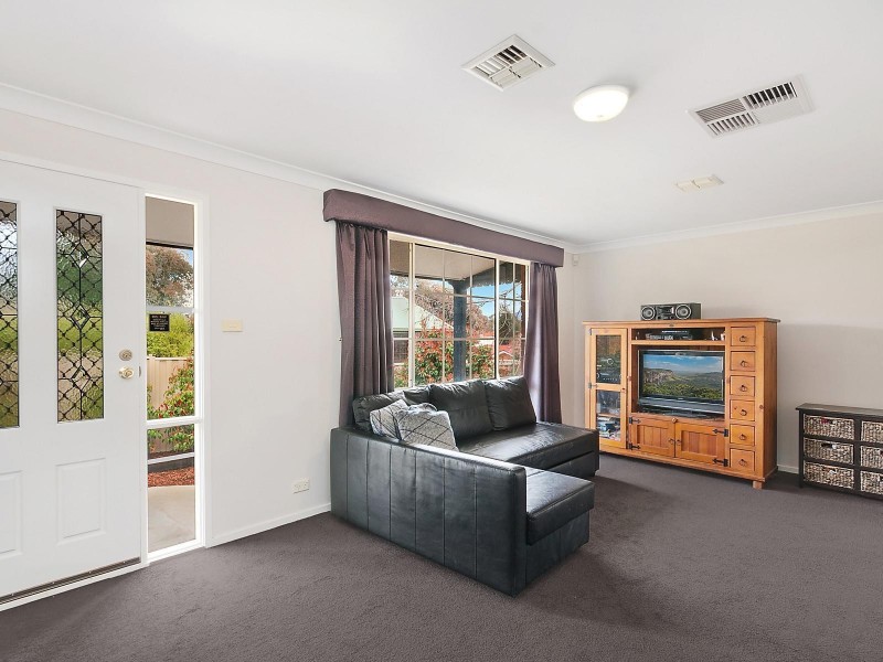 100 Lewis Luxton Avenue, Gordon ACT 2906