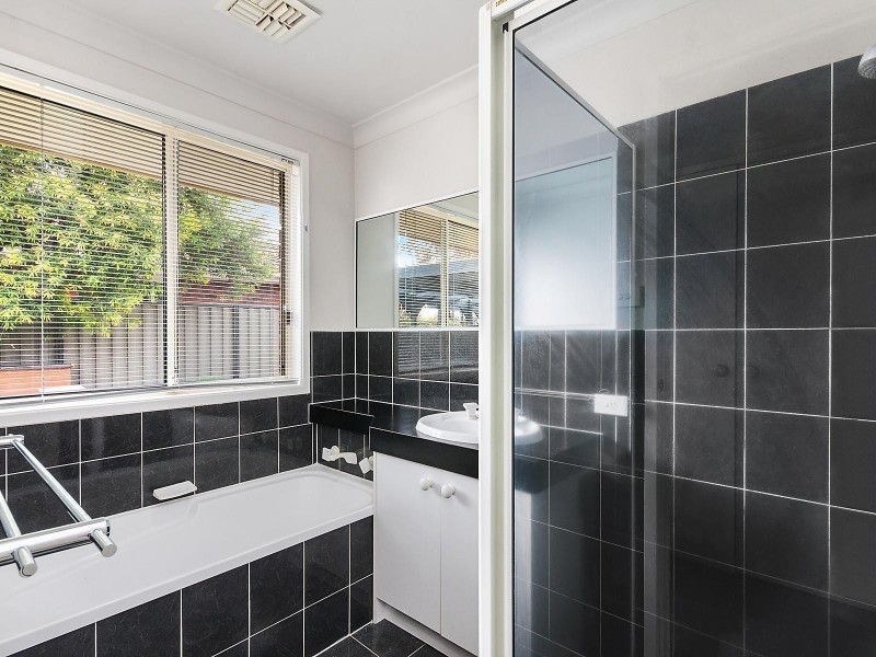 100 Lewis Luxton Avenue, Gordon ACT 2906