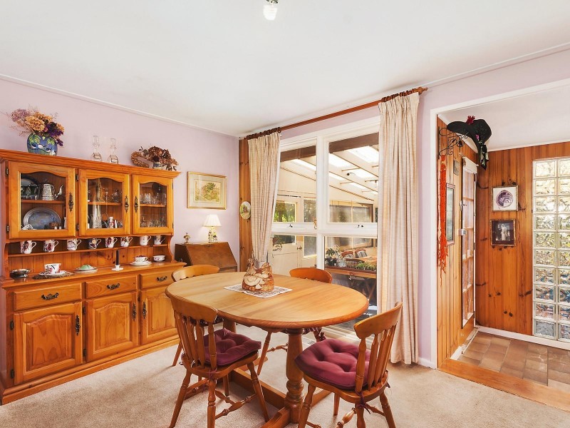 8 Thorn Place, Curtin ACT 2605