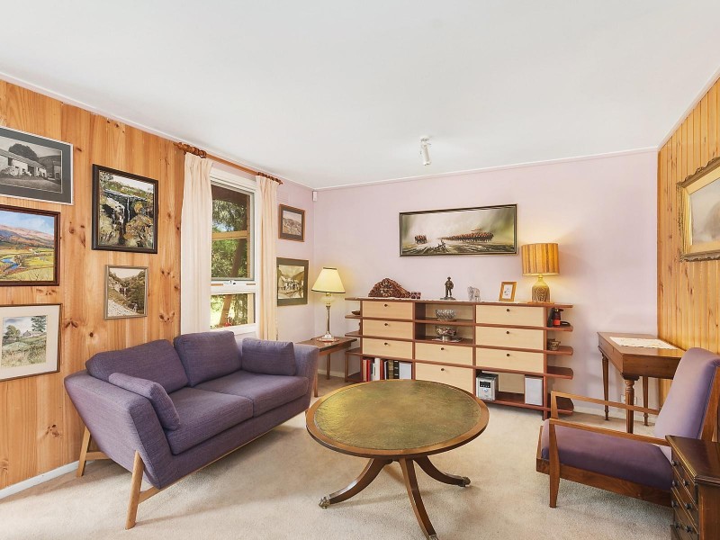 8 Thorn Place, Curtin ACT 2605