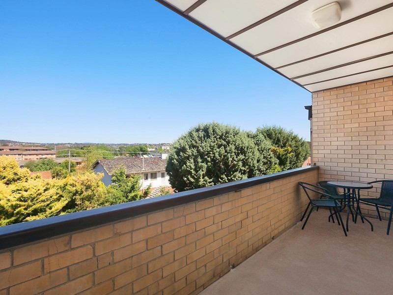 4/27 Mowatt Street, Queanbeyan NSW 2620