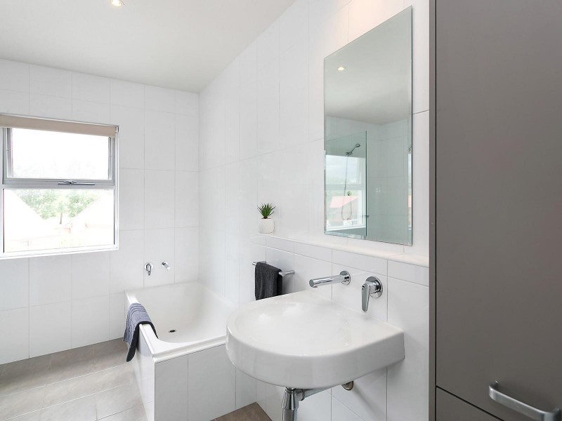 1/6 Hall Street, Lyneham ACT 2602