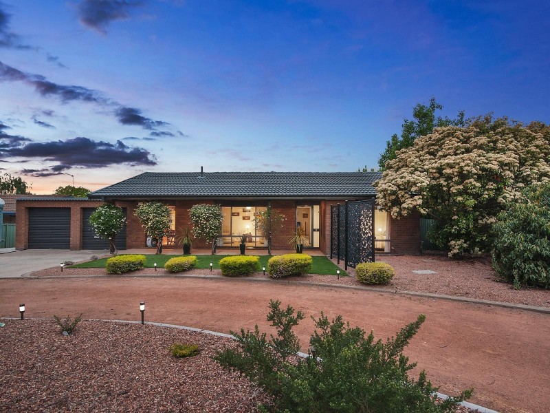 10 Australie Close, Gilmore ACT 2905