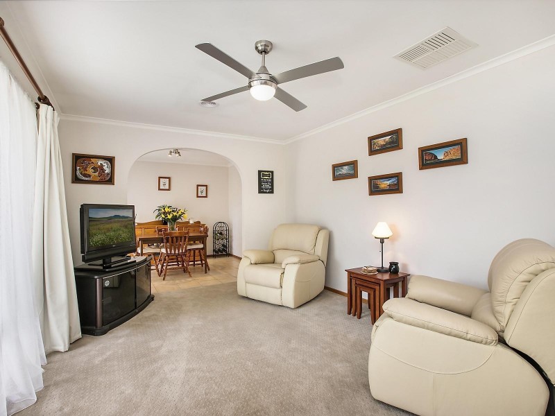 10 Australie Close, Gilmore ACT 2905