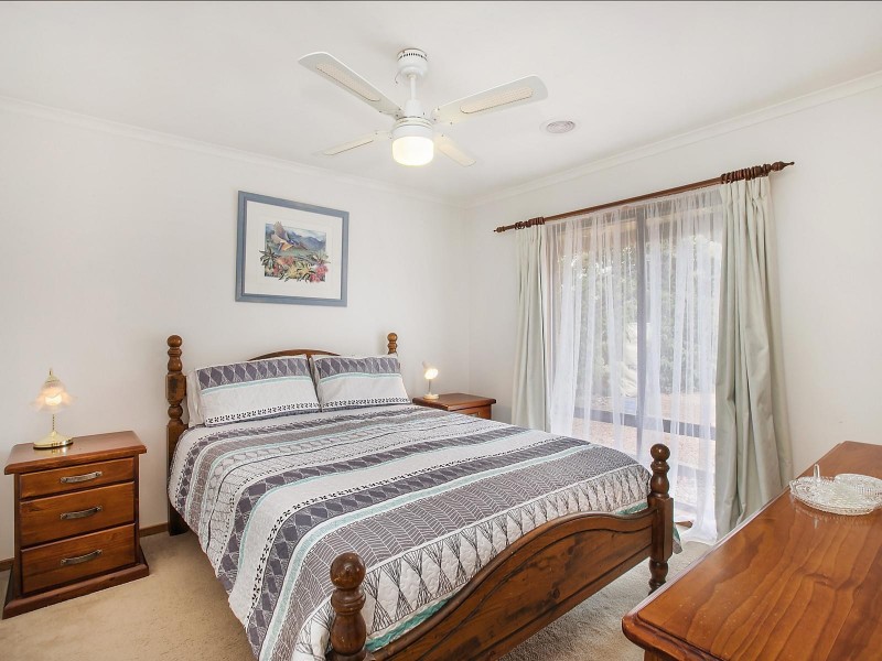 10 Australie Close, Gilmore ACT 2905