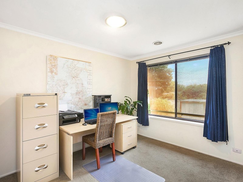 33 Harricks Crescent, Monash ACT 2904