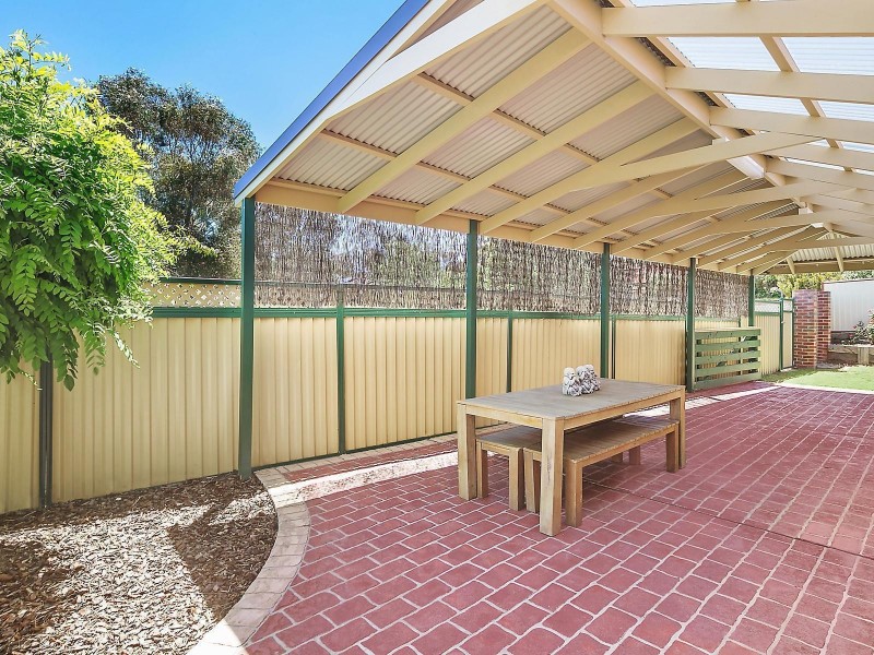 2 Nugent Close, Jerrabomberra NSW 2619
