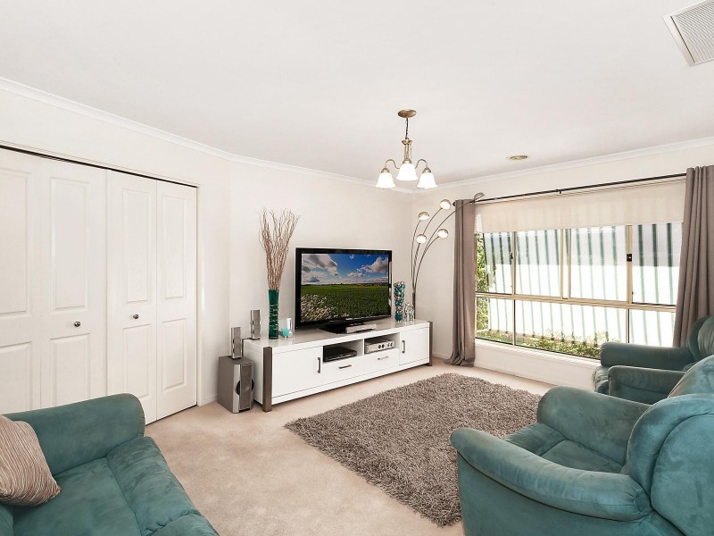 26 Pannamena Crescent, Jerrabomberra NSW 2619