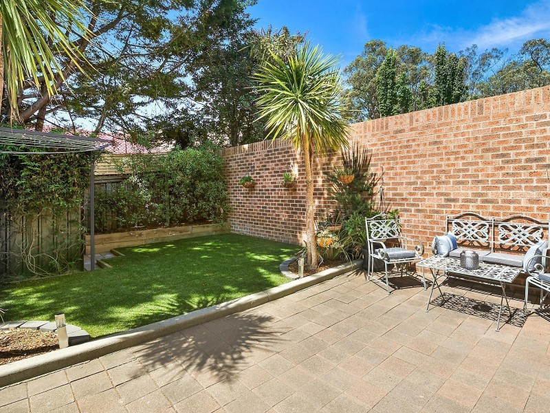 2/122 Tharwa Road, Karabar NSW 2620