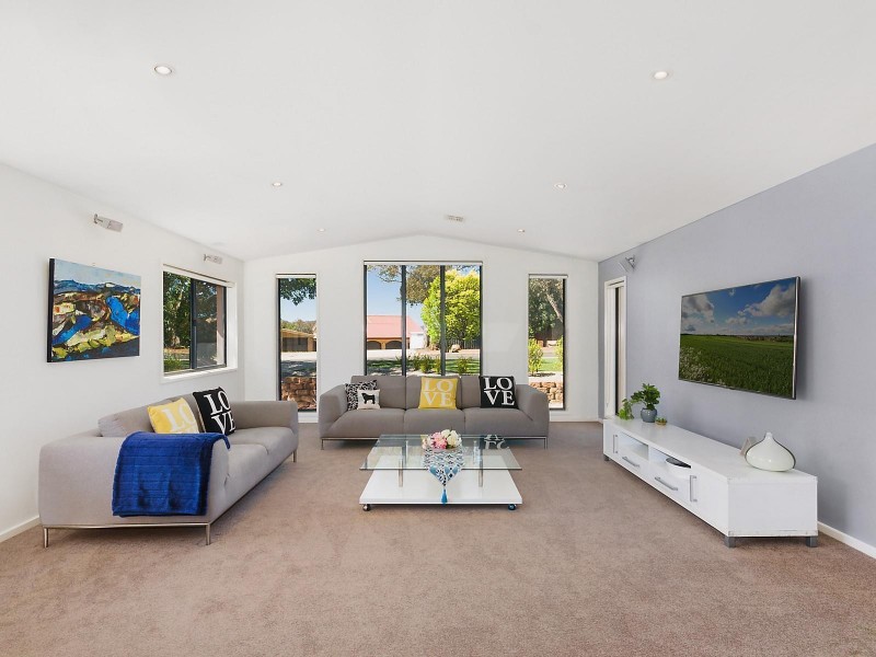 44 Carter Crescent, Calwell ACT 2905