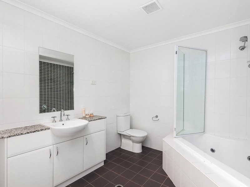 19/12 Waniassa Street, Queanbeyan NSW 2620