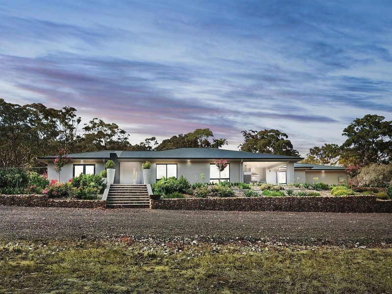 213 Binowee Drive, Googong NSW 2620