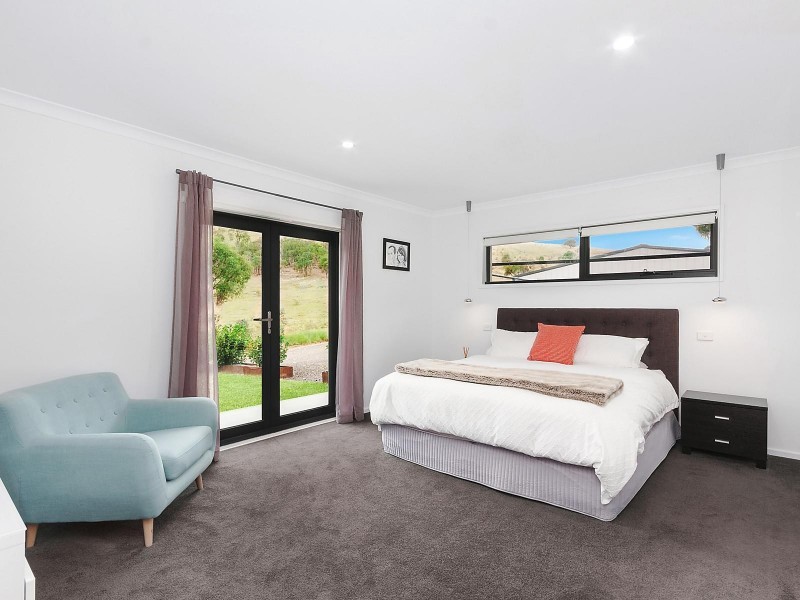 213 Binowee Drive, Googong NSW 2620