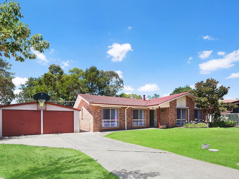 8 Curnow Place, Chisholm ACT 2905