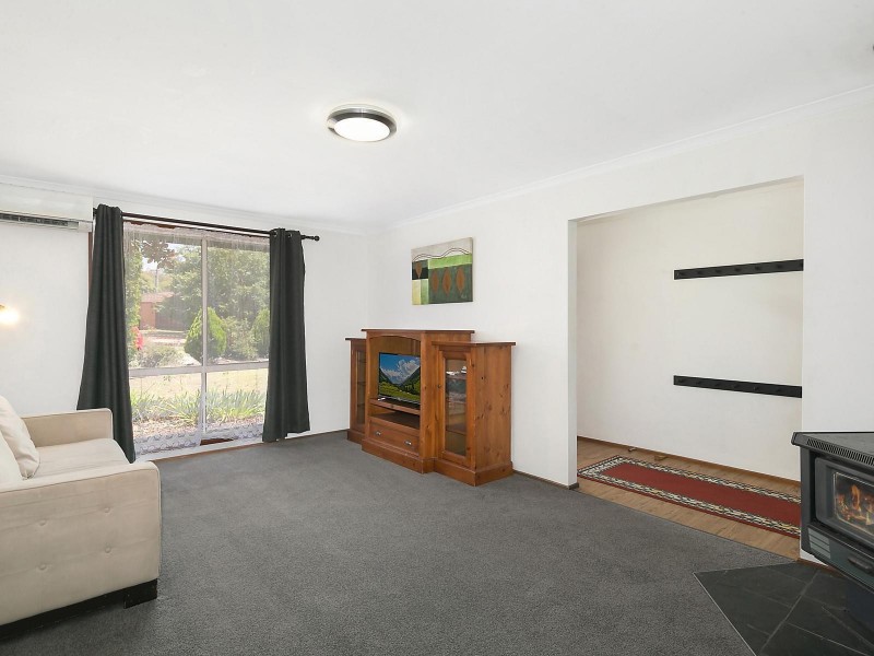 8 Curnow Place, Chisholm ACT 2905