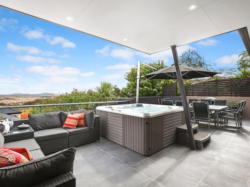 106 Waterfall Drive, Jerrabomberra NSW 2619