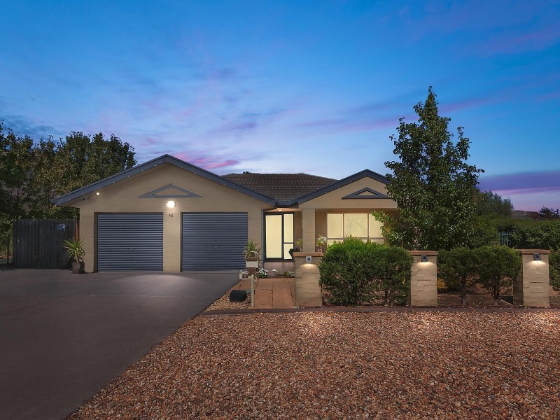 45 Firethorn Place, Jerrabomberra NSW 2619