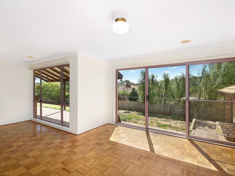 32 Emery Crescent, Queanbeyan NSW 2620