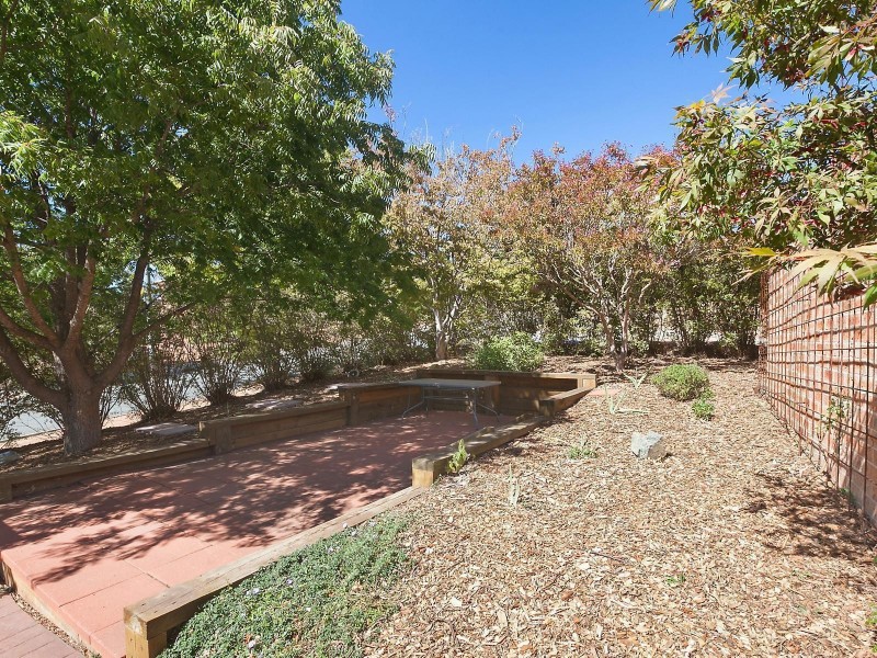 32 Emery Crescent, Queanbeyan NSW 2620