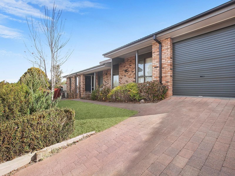 7 Max Henry Crescent, Macarthur ACT 2904