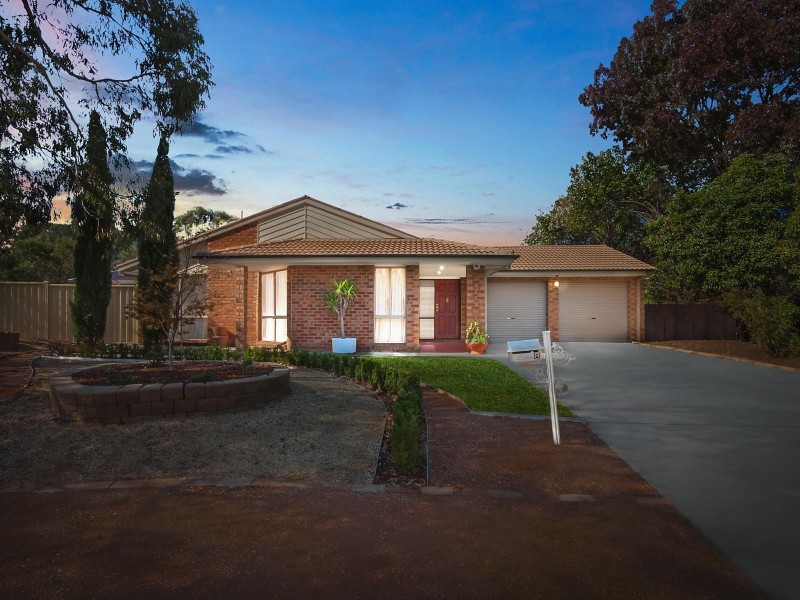 8 Cropper Place, Gordon ACT 2906