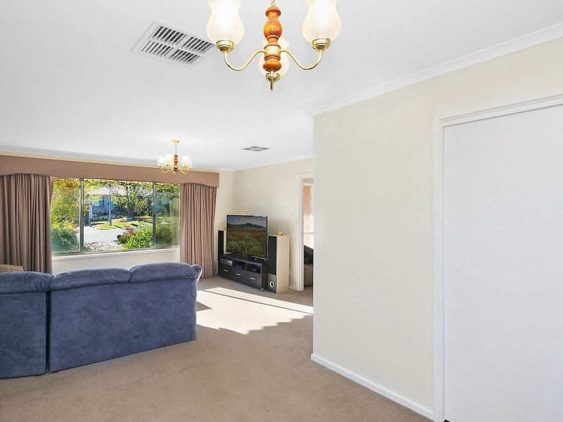 10 Tanner Place, Kambah ACT 2902