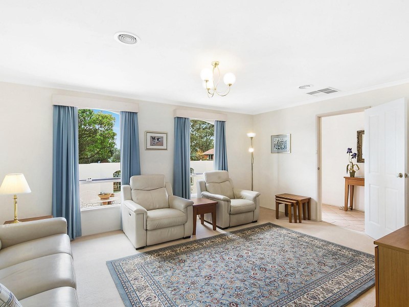 8 Bowler Place, Kambah ACT 2902