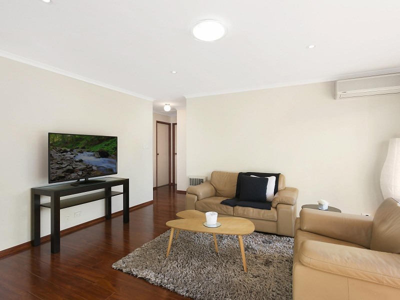 2/21 Elm Way, Jerrabomberra NSW 2619