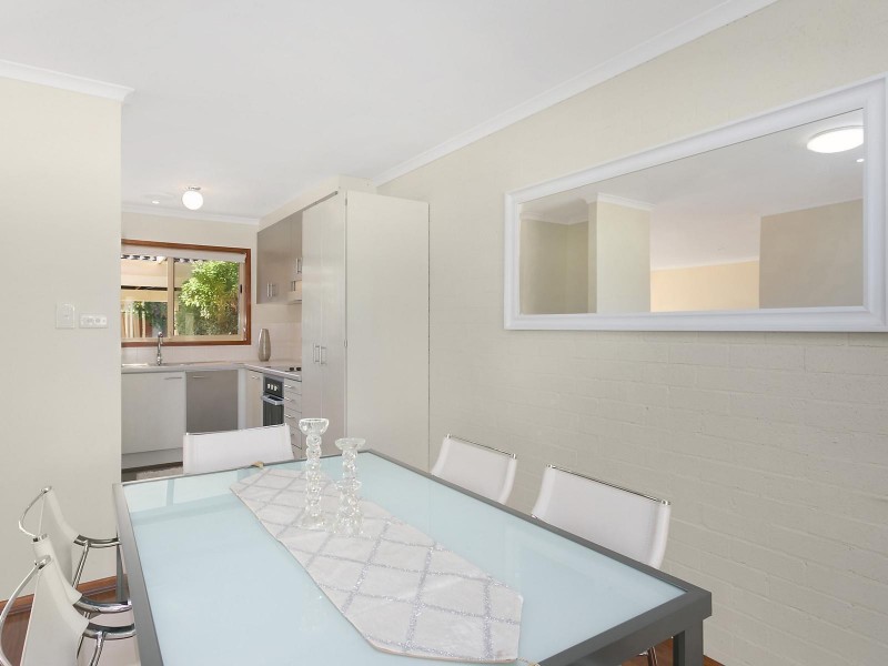 2/21 Elm Way, Jerrabomberra NSW 2619