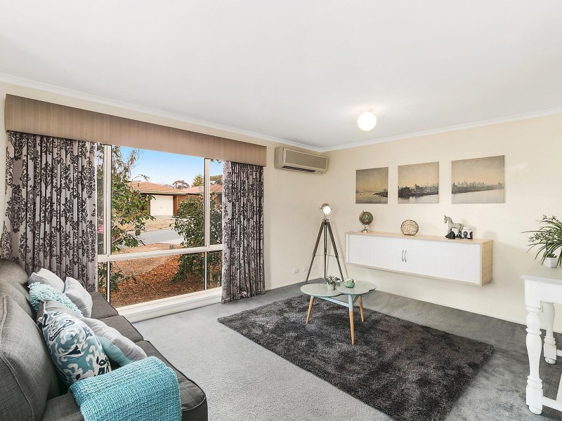 13 Cleeve Place, Gordon ACT 2906