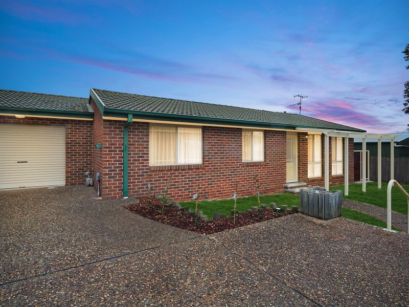 2/64 Thorpe Avenue, Queanbeyan NSW 2620