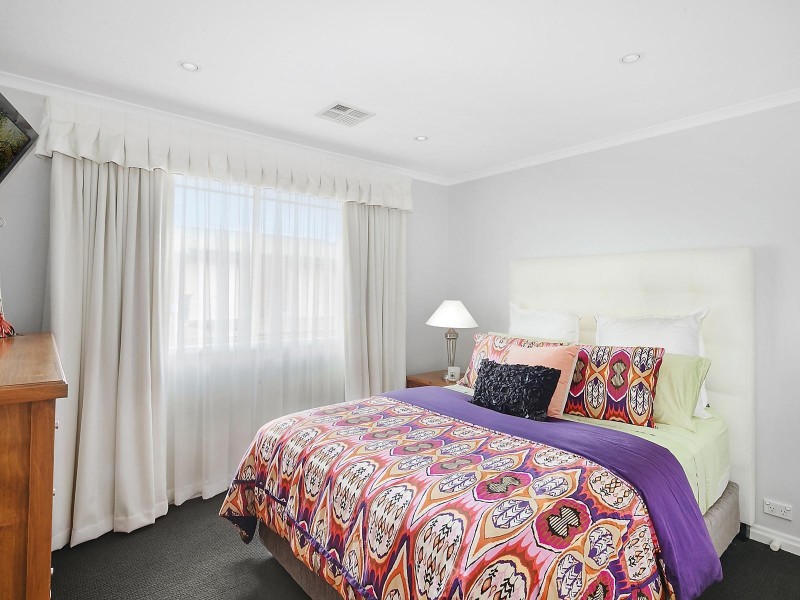 2/64 Thorpe Avenue, Queanbeyan NSW 2620