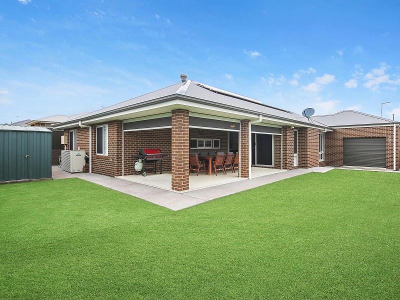 19 Dolly Street, Googong NSW 2620