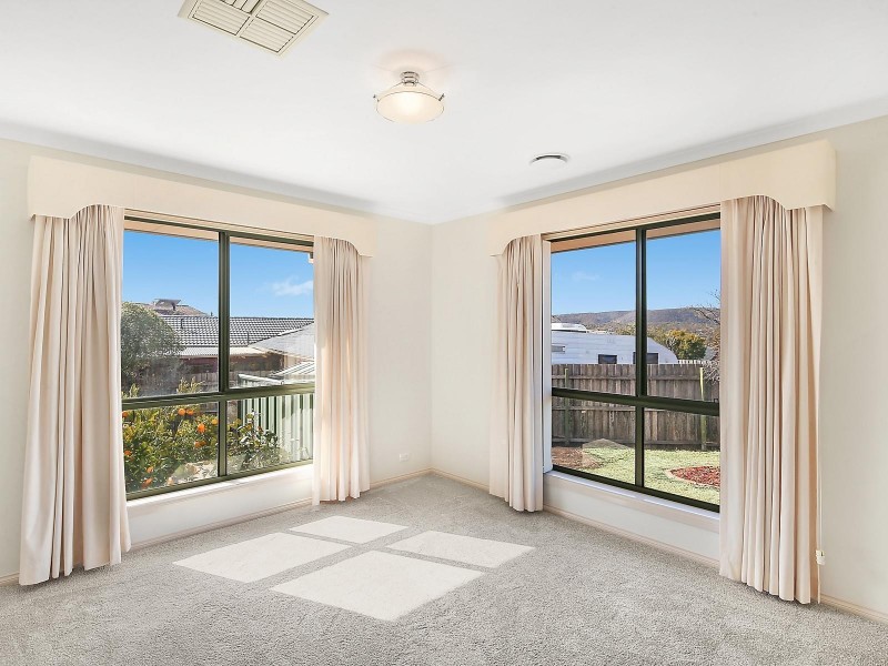 12 Throsby Close, Karabar NSW 2620