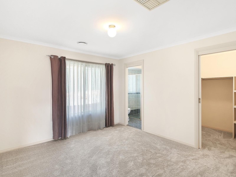 12 Throsby Close, Karabar NSW 2620