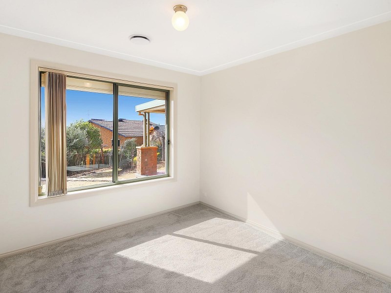 12 Throsby Close, Karabar NSW 2620