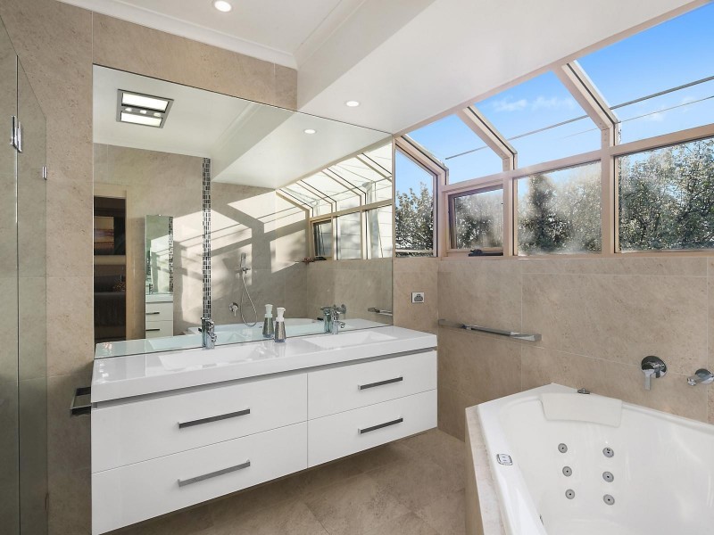 27 Mt Vernon Drive, Kambah ACT 2902