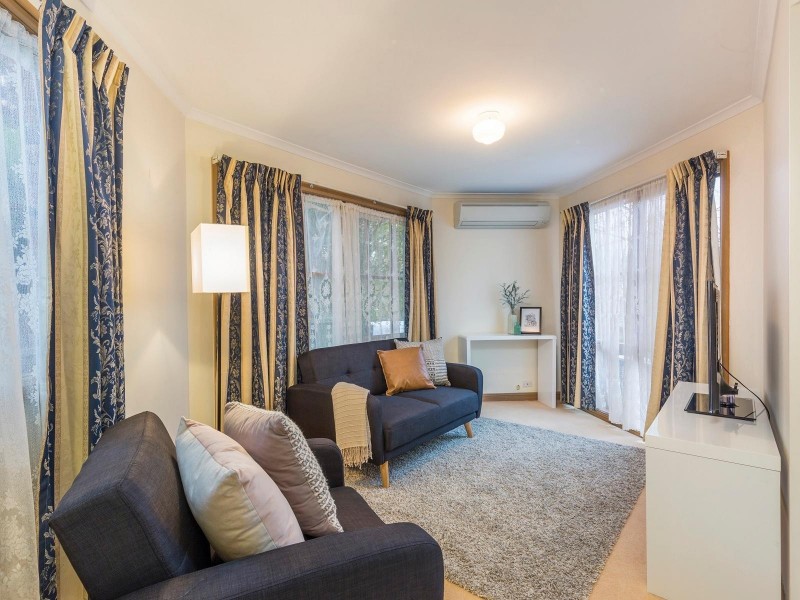 8/74 Crest Park Parade, Queanbeyan NSW 2620