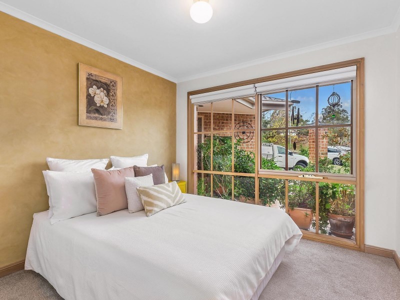 8/74 Crest Park Parade, Queanbeyan NSW 2620