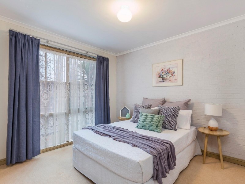 8/74 Crest Park Parade, Queanbeyan NSW 2620