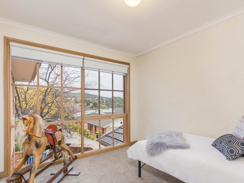 8/74 Crest Park Parade, Queanbeyan NSW 2620