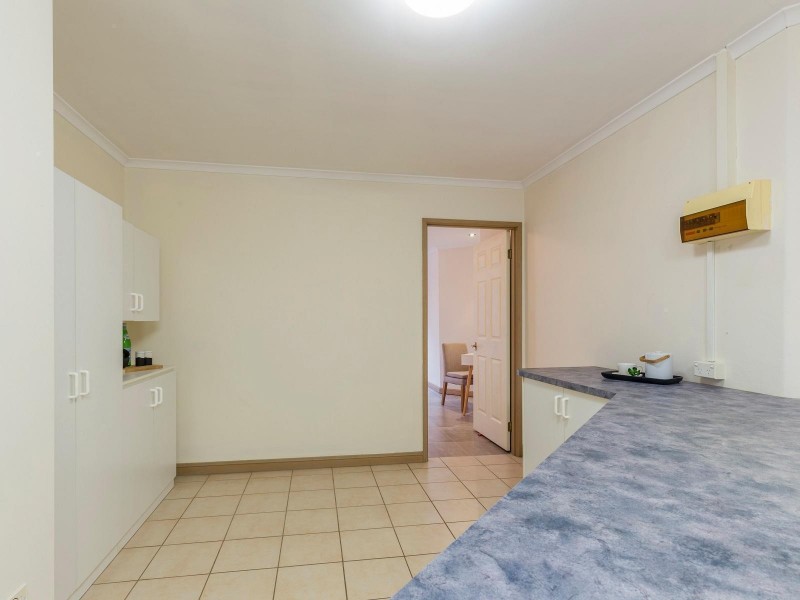 8/74 Crest Park Parade, Queanbeyan NSW 2620