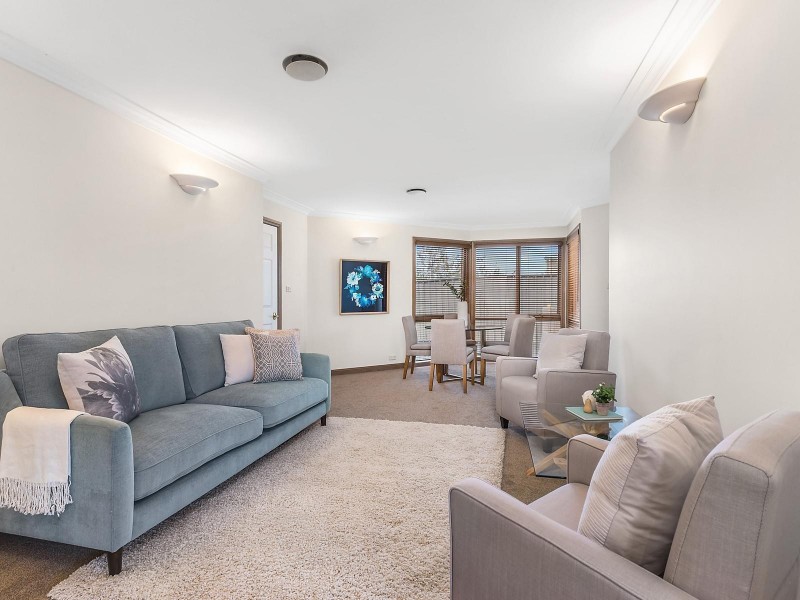 8/74 Crest Park Parade, Queanbeyan NSW 2620