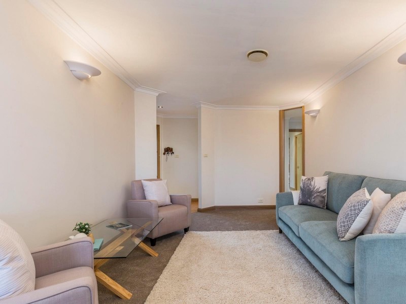 8/74 Crest Park Parade, Queanbeyan NSW 2620