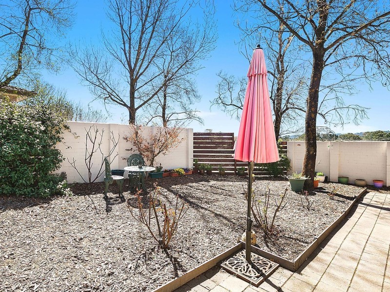 4/6 Kemsley Place, Pearce ACT 2607