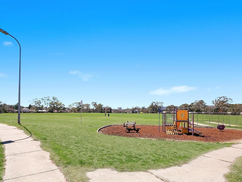 4/6 Kemsley Place, Pearce ACT 2607