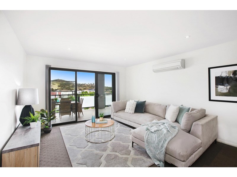 17/1 Cowlishaw Street, Greenway ACT 2900