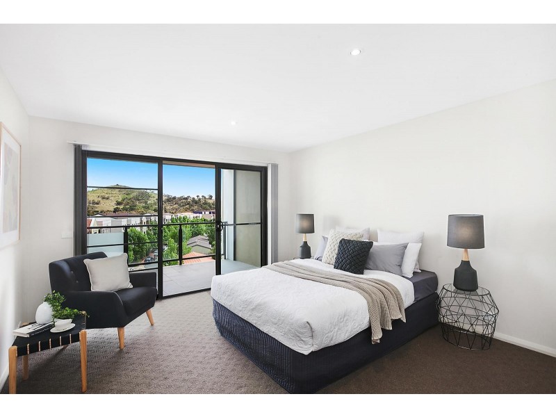 17/1 Cowlishaw Street, Greenway ACT 2900