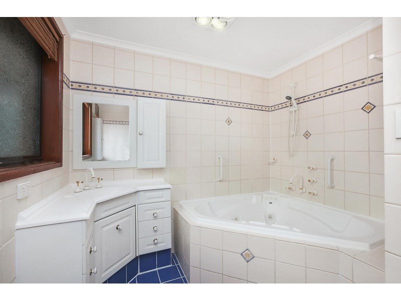 28 Max Henry Crescent, Macarthur ACT 2904