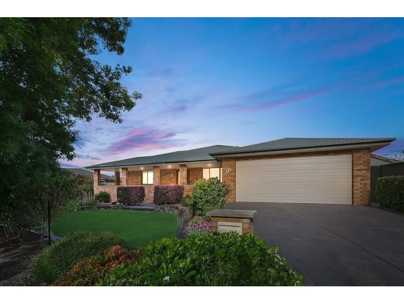 13 Ulverstone Street, Lyons ACT 2606